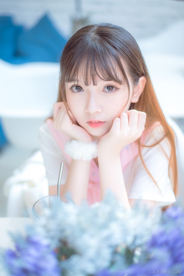 有一天，会有那么一个人走进你的生活，并且让你明白为什么你和其他人都没有结果。